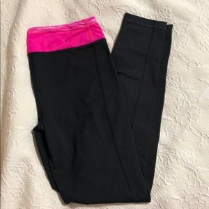 Victoria’s Secret VS Knockout legging size medium